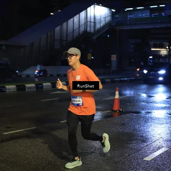Runner Photo 7890702
