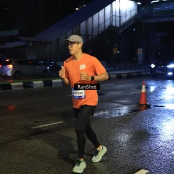 Runner Photo 7890707