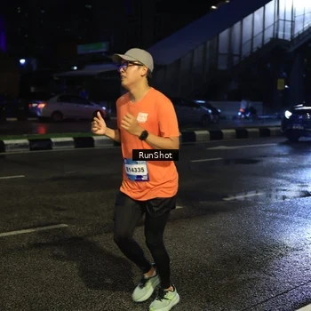 Runner Photo 7890711