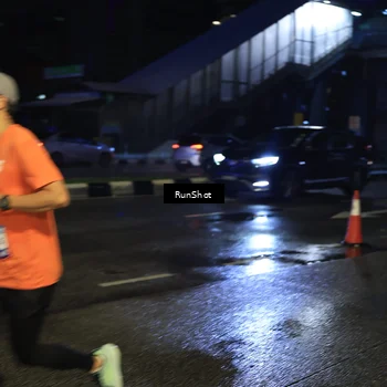 Runner Photo 7890715