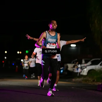 Runner Photo 7890718