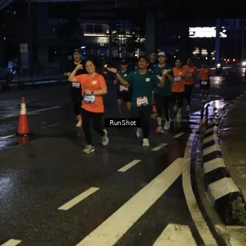 Runner Photo 7890719