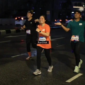 Runner Photo 7890736