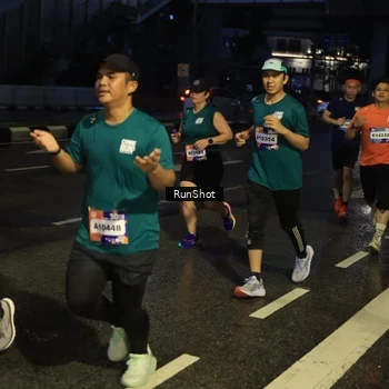 Runner Photo 7890758
