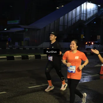 Runner Photo 7890761