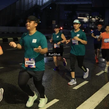 Runner Photo 7890769