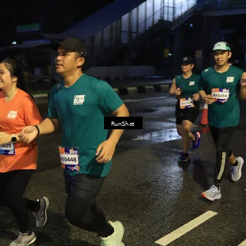 Runner Photo 7890771