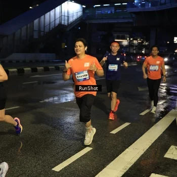 Runner Photo 7890802