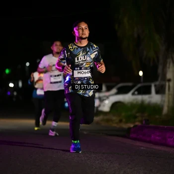 Runner Photo 7890817