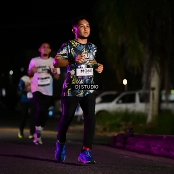 Runner Photo 7890824