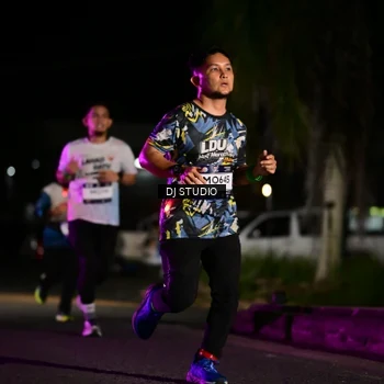 Runner Photo 7890835
