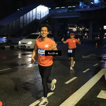 Runner Photo 7890842