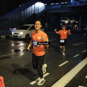 Runner Photo 7890845
