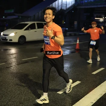 Runner Photo 7890853
