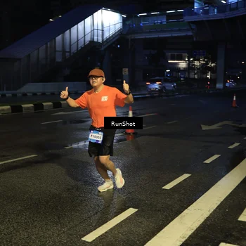 Runner Photo 7890873