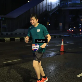 Runner Photo 7890916