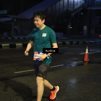 Runner Photo 7890918