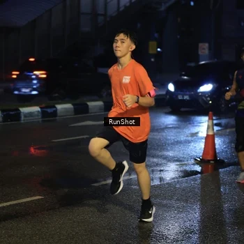 Runner Photo 7890937