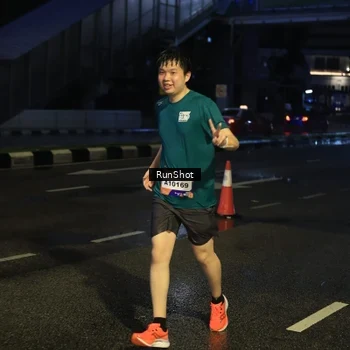 Runner Photo 7890954