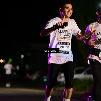 Runner Photo 7890955