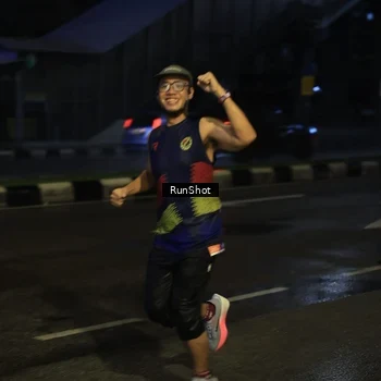 Runner Photo 7890960