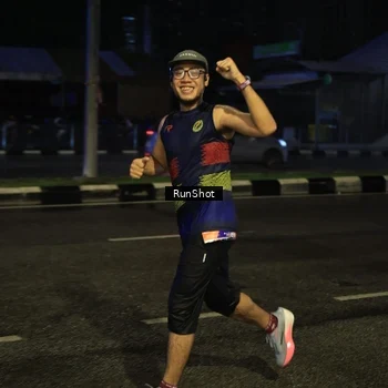 Runner Photo 7890976