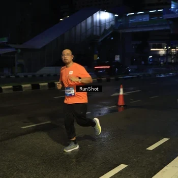 Runner Photo 7891069