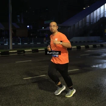 Runner Photo 7891076
