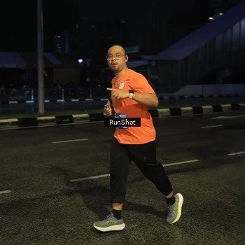 Runner Photo 7891077