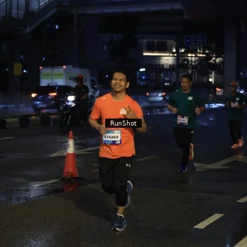 Runner Photo 7891093