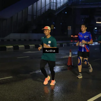 Runner Photo 7891174