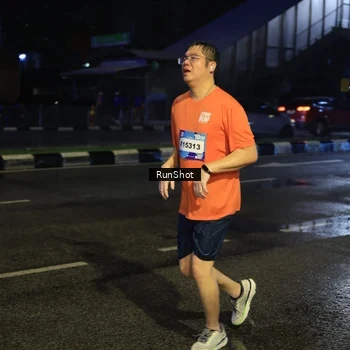 Runner Photo 7891296