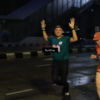 Runner Photo 7891420