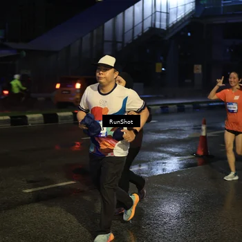 Runner Photo 7891472