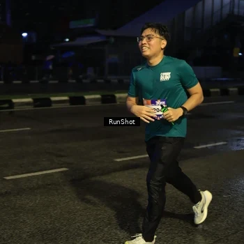 Runner Photo 7891593