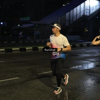 Runner Photo 7891662