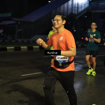 Runner Photo 7891889