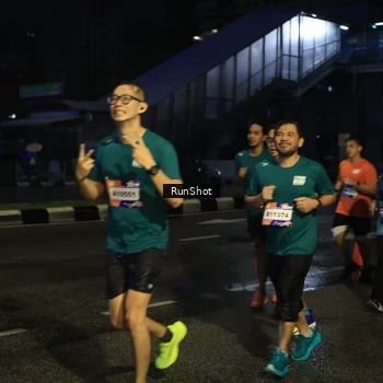Runner Photo 7891913