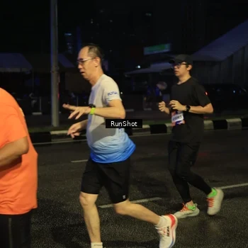 Runner Photo 7892030
