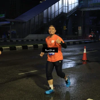 Runner Photo 7892118