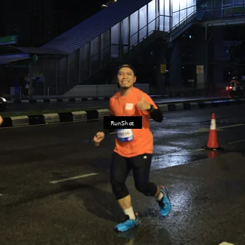 Runner Photo 7892119