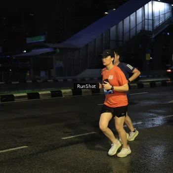Runner Photo 7892171