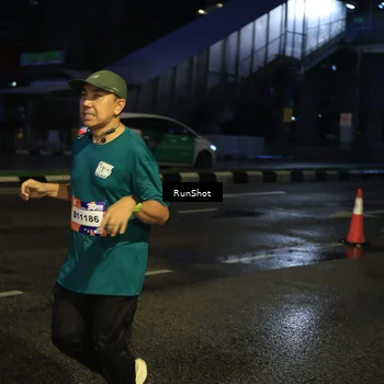 Runner Photo 7892189