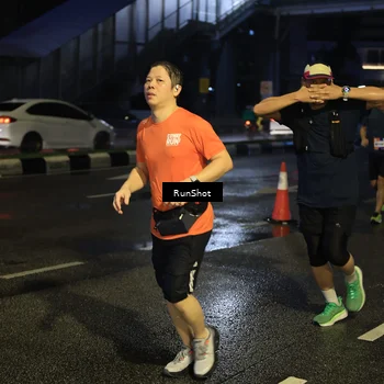 Runner Photo 7892260