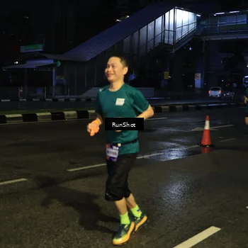 Runner Photo 7892345
