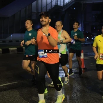 Runner Photo 7892400