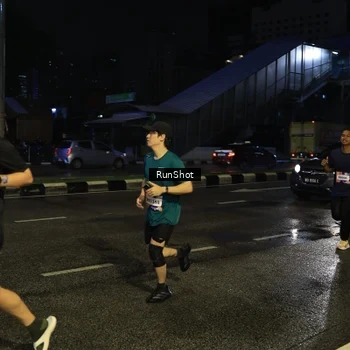 Runner Photo 7892499