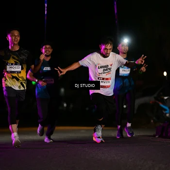 Runner Photo 7892640