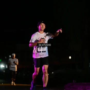 Runner Photo 7893600
