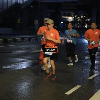 Runner Photo 7893642